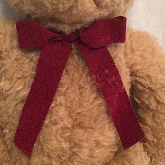 Vintage Russ “Bigelow” Plush Stuffed Bear. - Picture 2 of 5